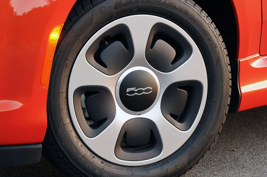  Fiat 500e 2013 года  (фото 44 из 141)